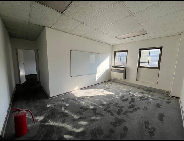 430M² WAREHOUSE TO LET IN STRIJDOMPARK